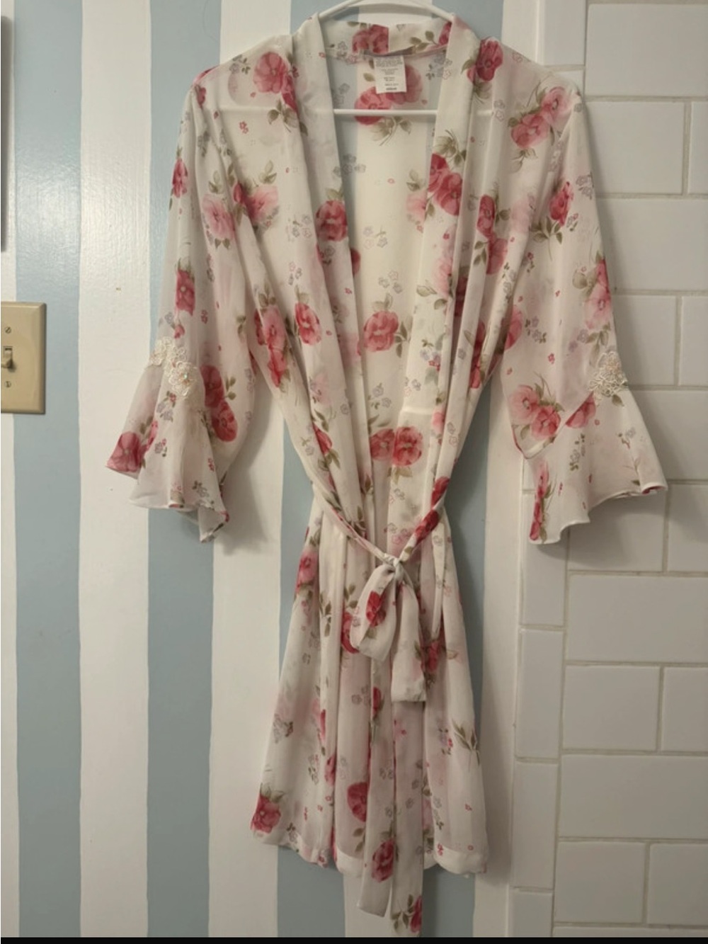 Women's Cream Floral Satin Robe with Lace-Trim Sleeves